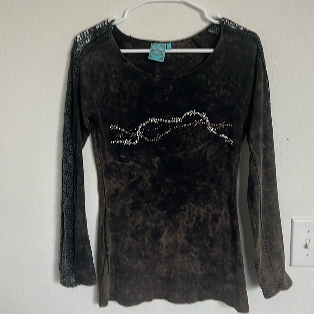Cowgirl Hardware, long sleeve muted top (Large)